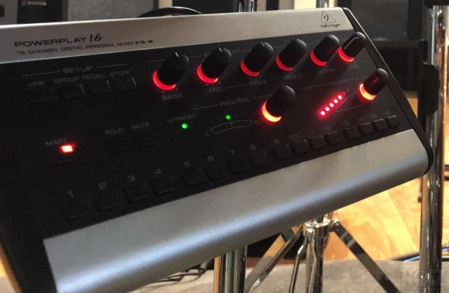 Behringer Powerplay P16-M