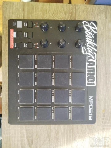 Akai MPD 218