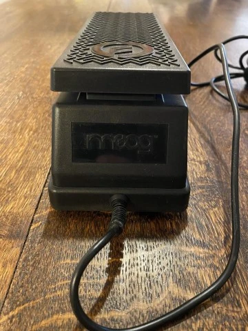 Line6 FM4 Filter Modeler – Δώρο Moog Exp