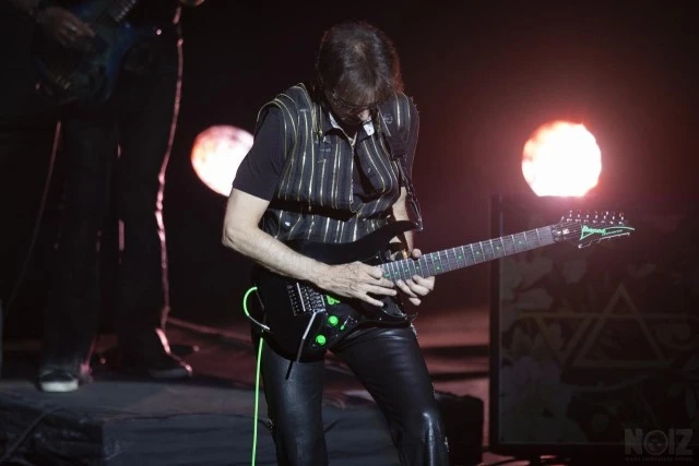 Steve Vai Ibanez UV7 BK