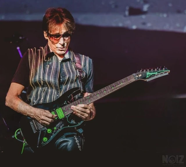 Steve Vai Ibanez UV7 BK