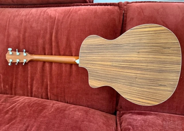 Taylor 214ce