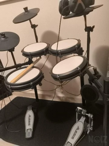 Alesis Nitro Max