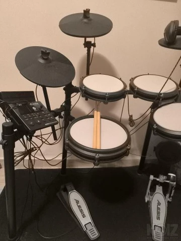 Alesis Nitro Max