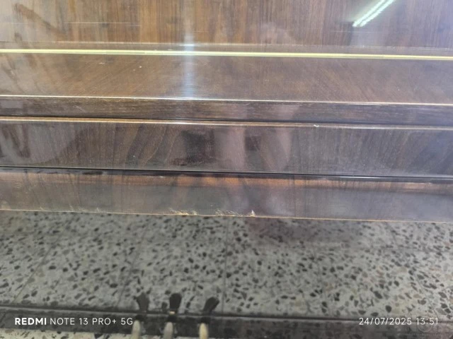 Πιάνο όρθιο κλασσικό Petrof