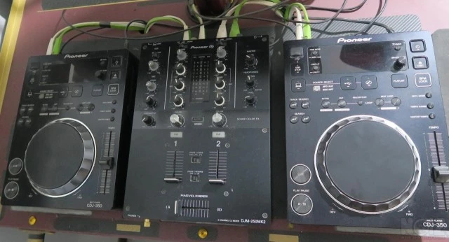 2 X CDJ 350 + DJM 250