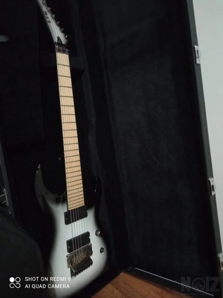 Η ESP/LTD ΒUZ-7 SIGNATURE White
