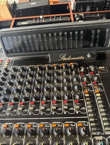 Αναλογική κονσόλα Studiomaster 16 καναλιών