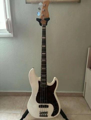 Marcus Miller P7 Alder 4 White 2nd Gen