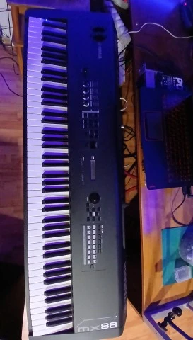Yamaha MX88