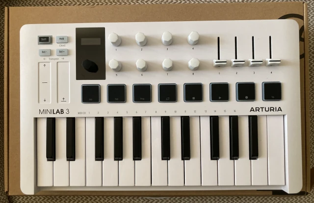 Arturia MiniLab 3 - MIDI Controller