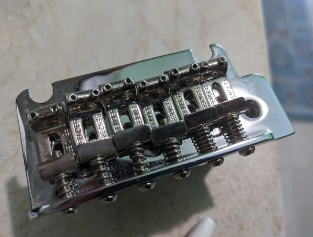 Fender 2 point tremolo από player strat 1ης gen (2021)