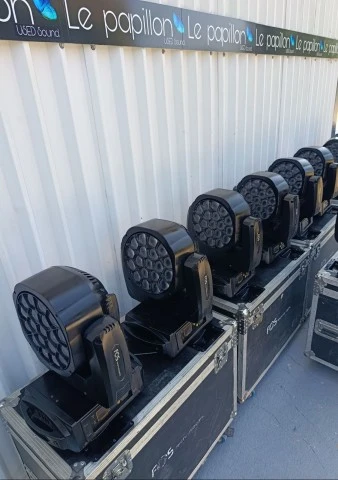 FOS Helix HP/ Wash/ moving lights with 5 flight cases