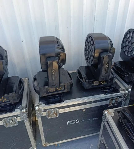 FOS Helix HP/ Wash/ moving lights with 5 flight cases