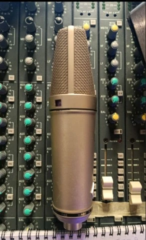 Neumann U89i με την αράχνη, 1900e
