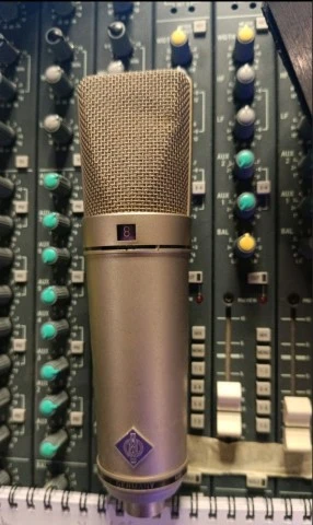 Neumann U89i με την αράχνη, 1900e