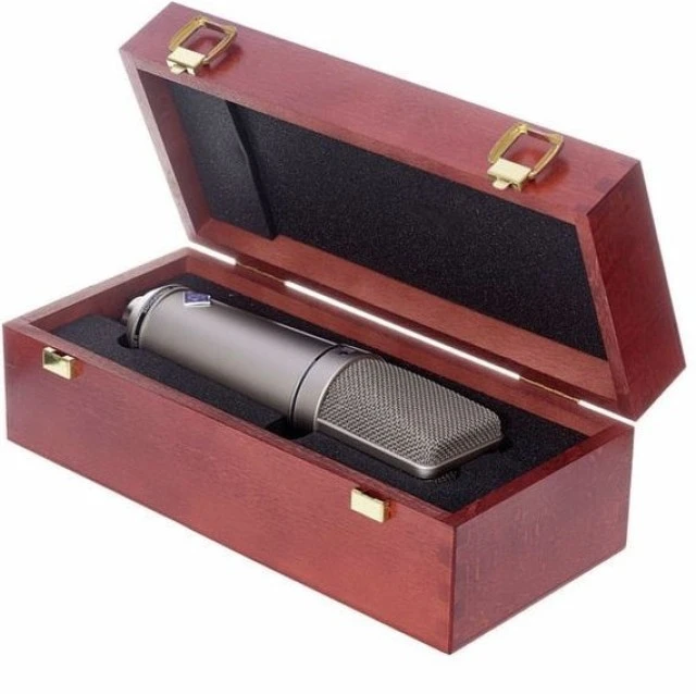 Neumann U89i με την αράχνη, 1900e