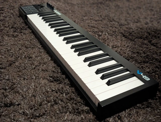 Alesis V49