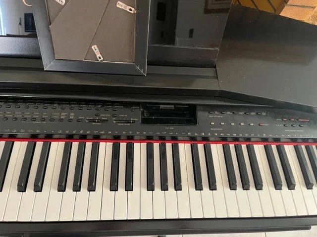 Ηλεκτρικό Πιάνο Yamaha Clavinova – 88 Βαρυκεντρισμένα 