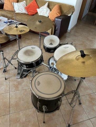 Custom Gloss Black Millenium Drum Set