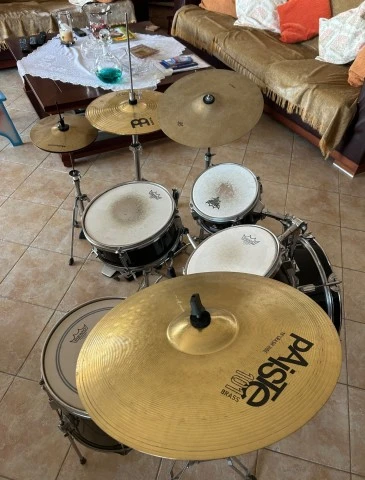 Custom Gloss Black Millenium Drum Set