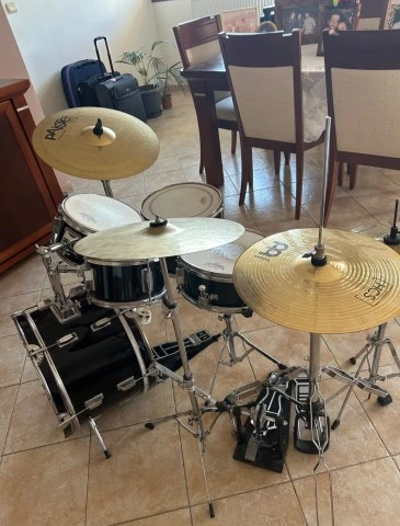 Custom Gloss Black Millenium Drum Set