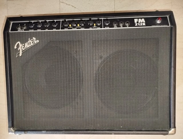 ενισχυτής Fender FM212R