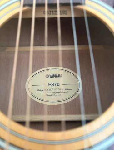 Κιθάρα ακουστική Yamaha F370