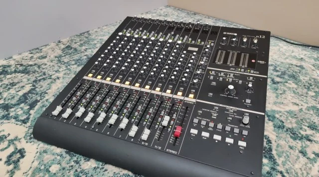 Yamaha N12 κονσόλα