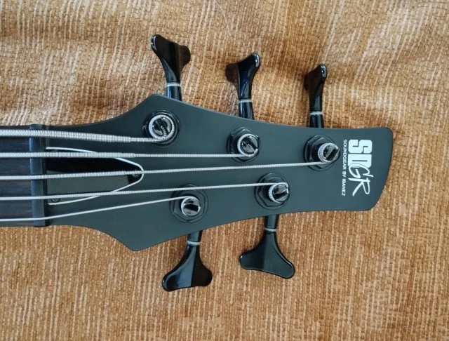 Ibanez Soundgear 5 strings  (Made in Japan, 2002)