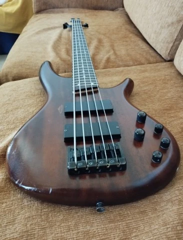 Ibanez Soundgear 5 strings  (Made in Japan, 2002)