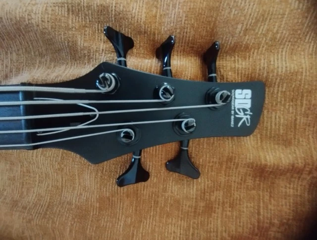 Ibanez Soundgear 5 strings  (Made in Japan, 2002)