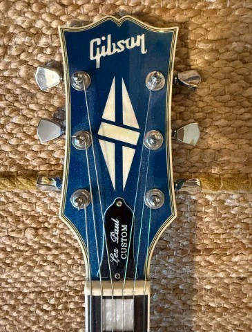 Chibson Les Paul Custom
