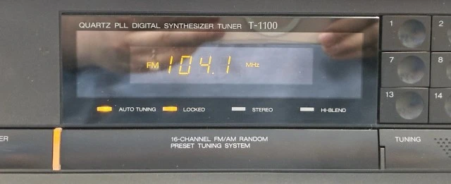 Tuner Sansui T - 1100