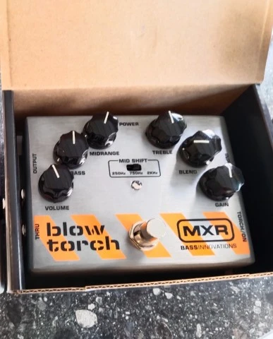 MXR M-181 Blow Torch Distortion Πετάλι