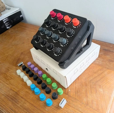 DJ Tech Tools Midi Fighter Twister
