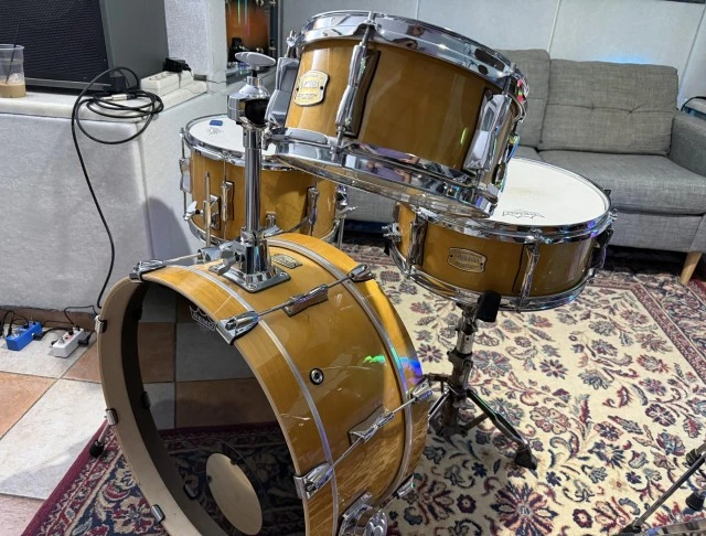 Drums - Yamaha Stage Custom Hip
