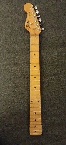 Made in Japan reversed neck stratocaster (όχι fender)