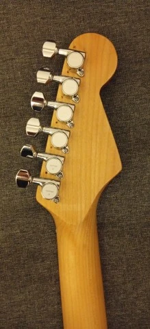 Made in Japan reversed neck stratocaster (όχι fender)