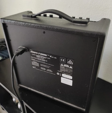 Fender Mustang I V.2 20W