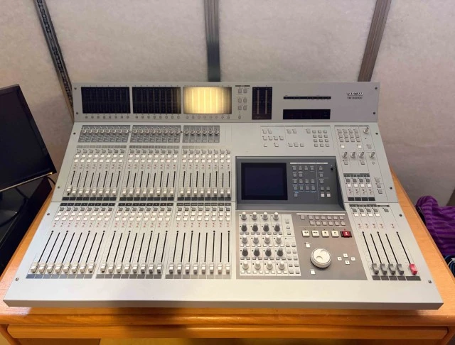 Tascam TM-D8000 Digital Console + Recording PC