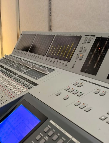 Tascam TM-D8000 Digital Console + Recording PC