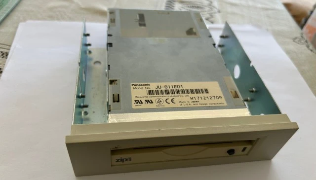Zip Drive 100 MB 