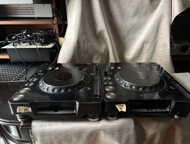 Ζεύγος Pioneer CDJ-1000MK2 Professional DJ Players