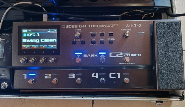 Boss GX-100 Guitar effects processor 