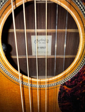 Ακουστική Martin D-16