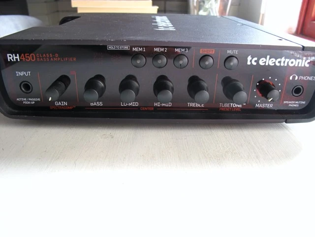 TC Electronic Rebel head RH450