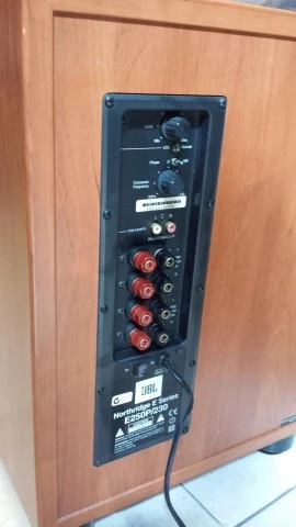 JBL subwoofer E250P και EC35