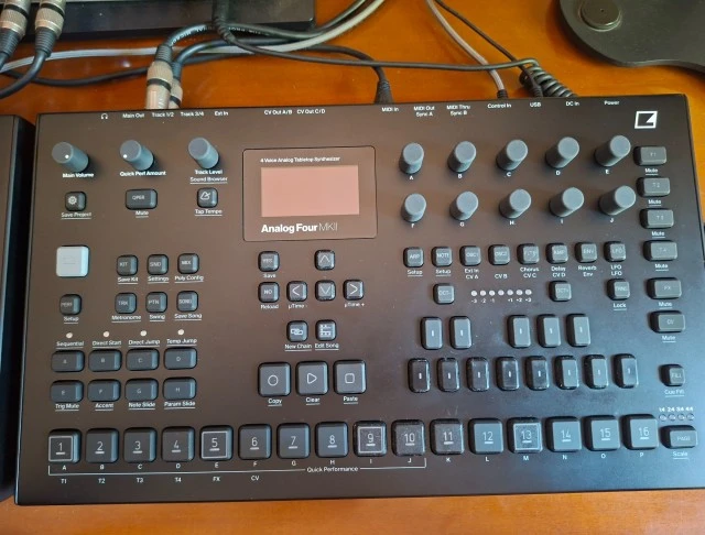 Elektron Rytm &amp; Analog Four MKII (πακέτο) 