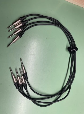 Studio Cable Bundle – 28 Audio & MIDI Cables + Peda